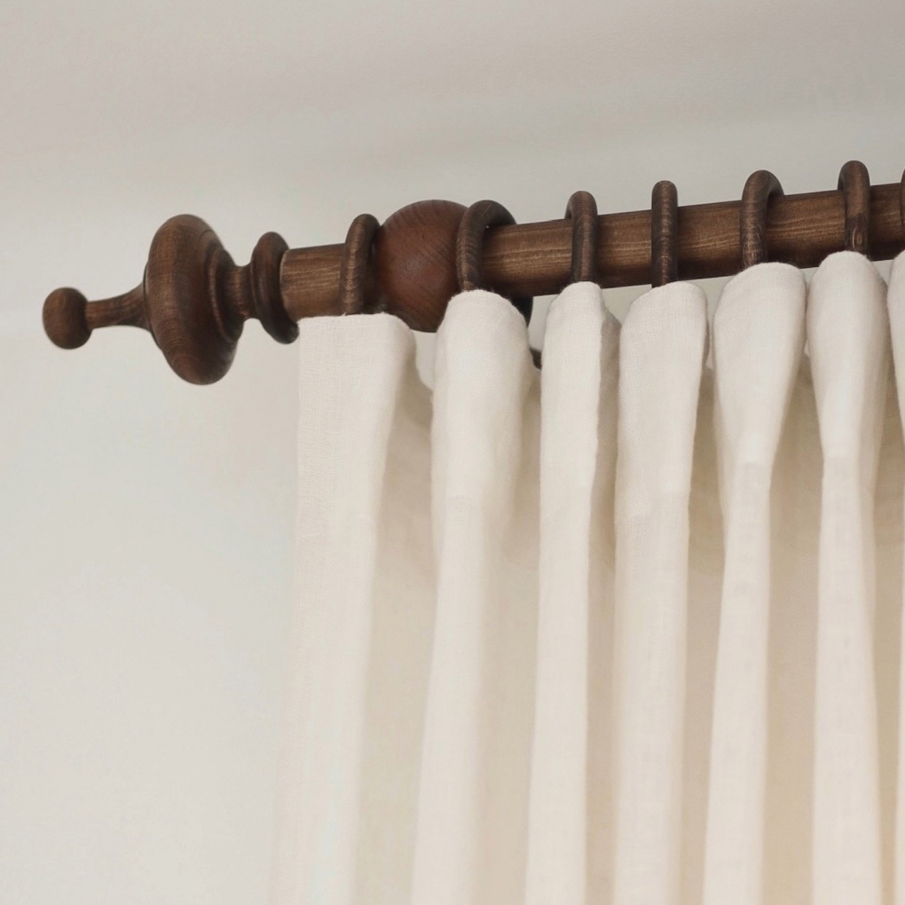 GAMMALDAGS GARDINSTÄNGER I SEKELSKIFTESSTIL