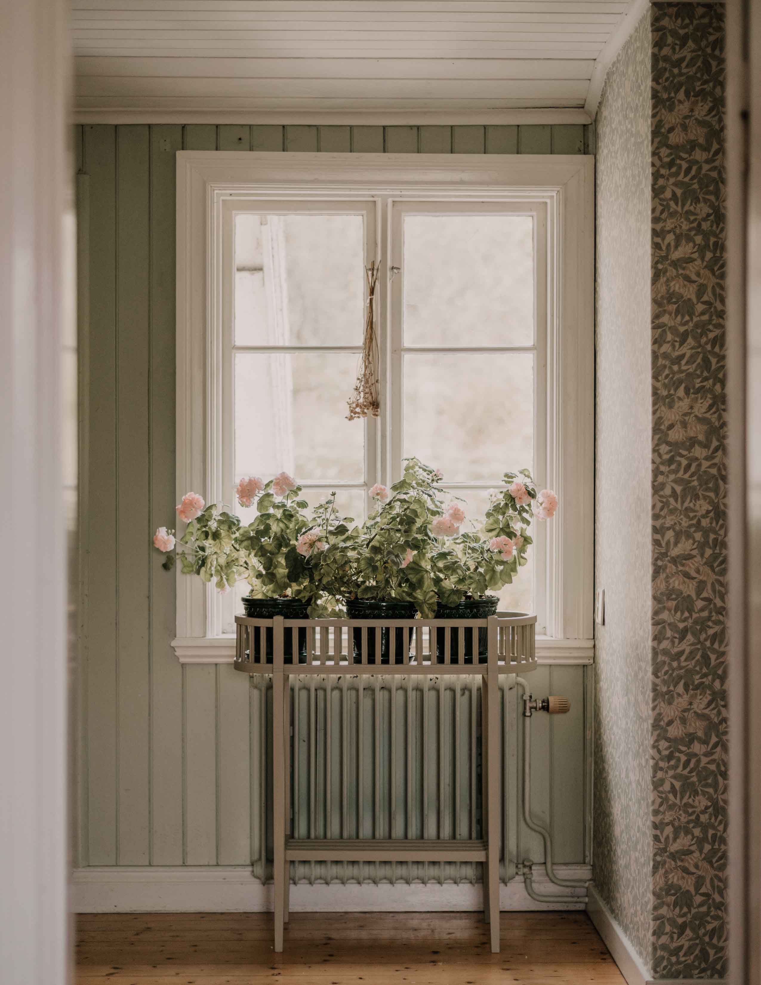 Tidstrogna möbler för hem med själ och historia