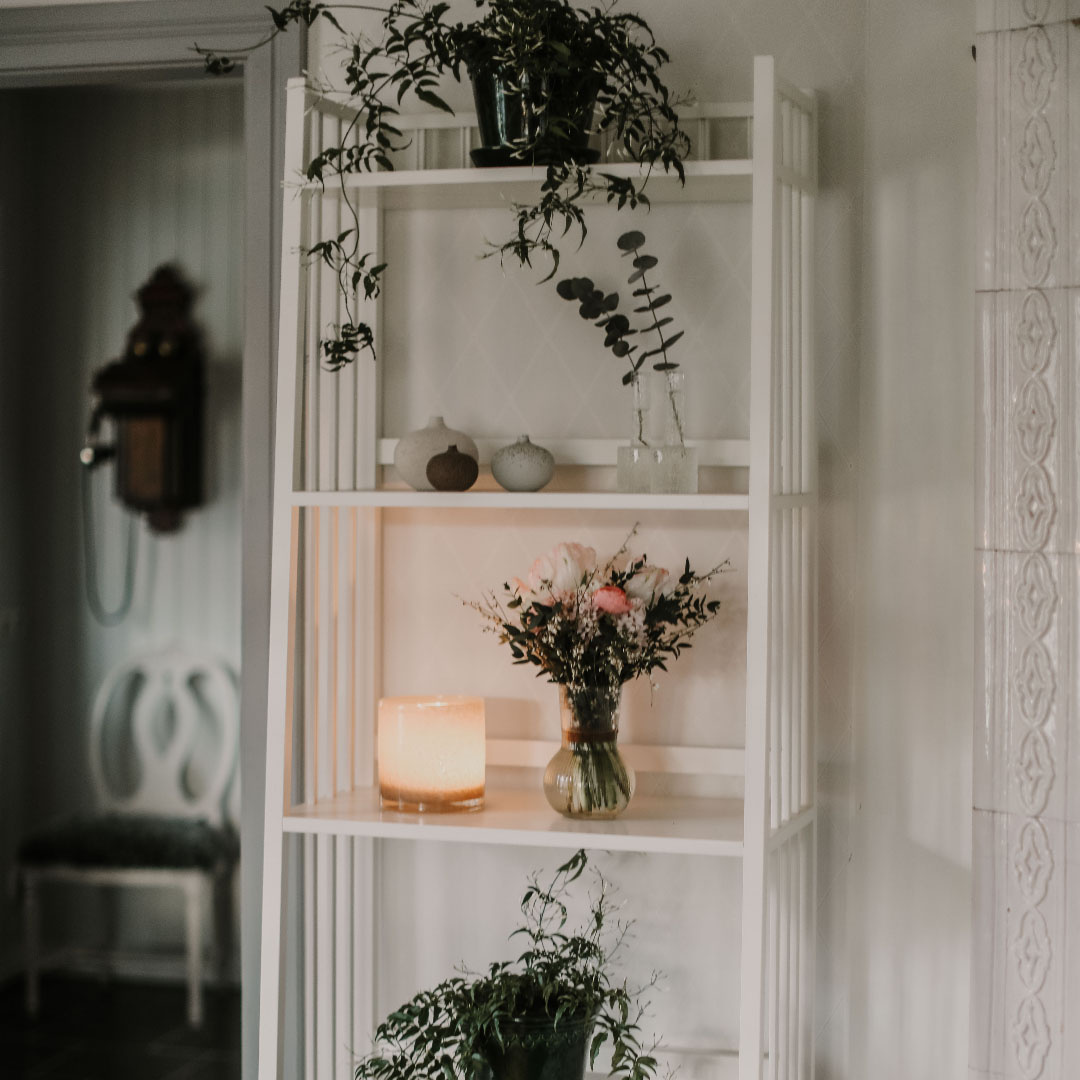 Sekelskifteshylla Märta hög