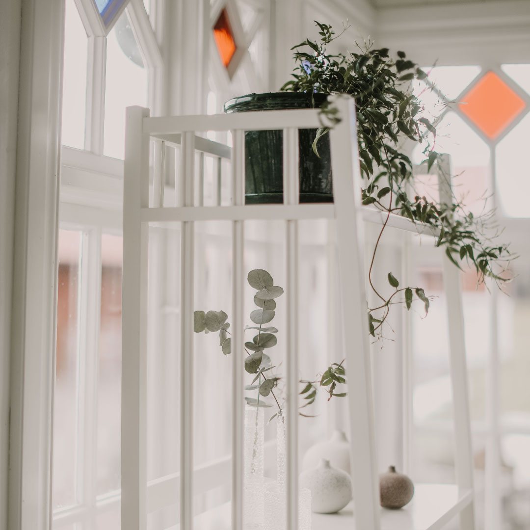 Sekelskifteshylla Märta hög