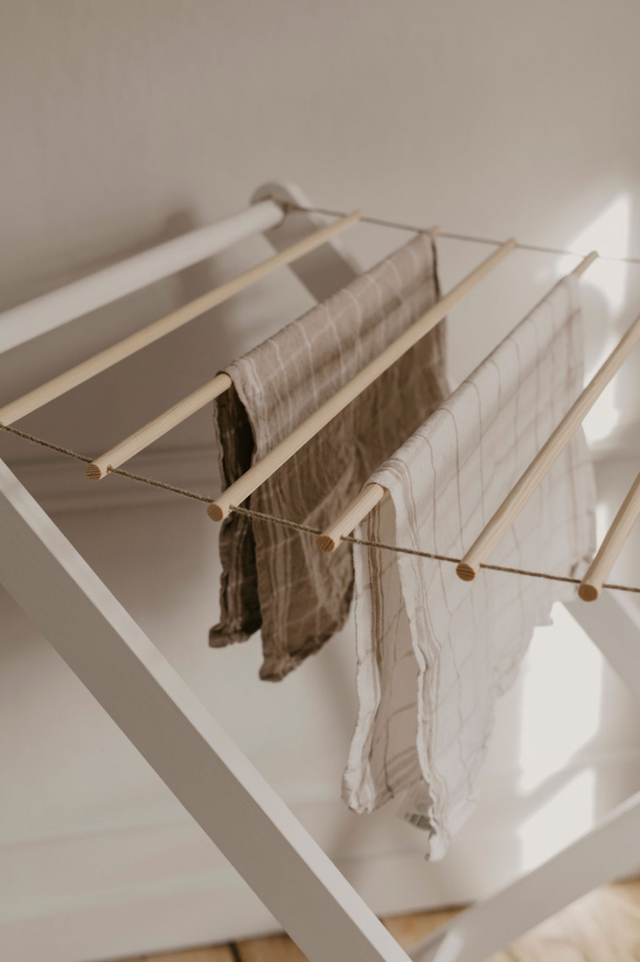 CARLSHAGA TORKSTÄLLNING SARA VIT IHOPFÄLLBAR