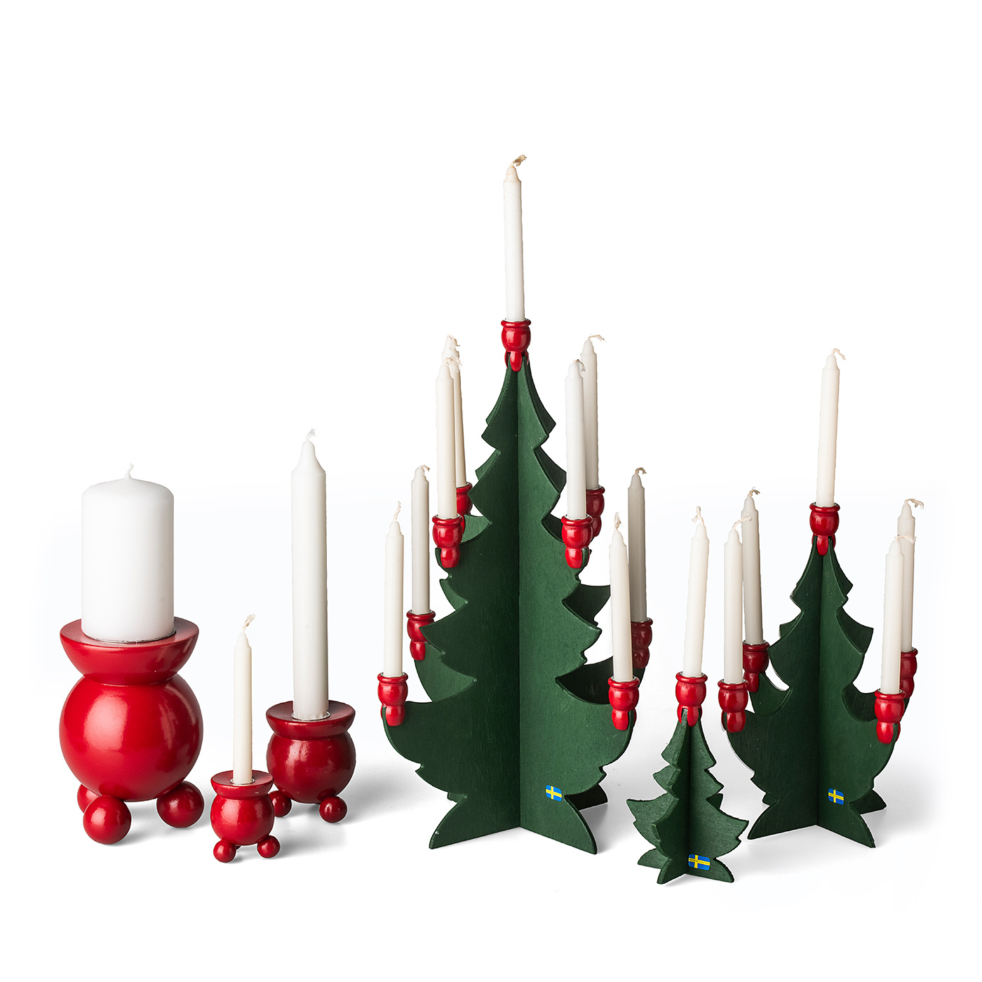 Kulljusstaken omgiven av Carlshagas julprodukter. Skapa en varm julmiljö med kulljusstaken och våra andra julprodukter.